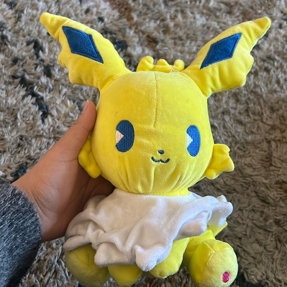 Jolteon Plushie